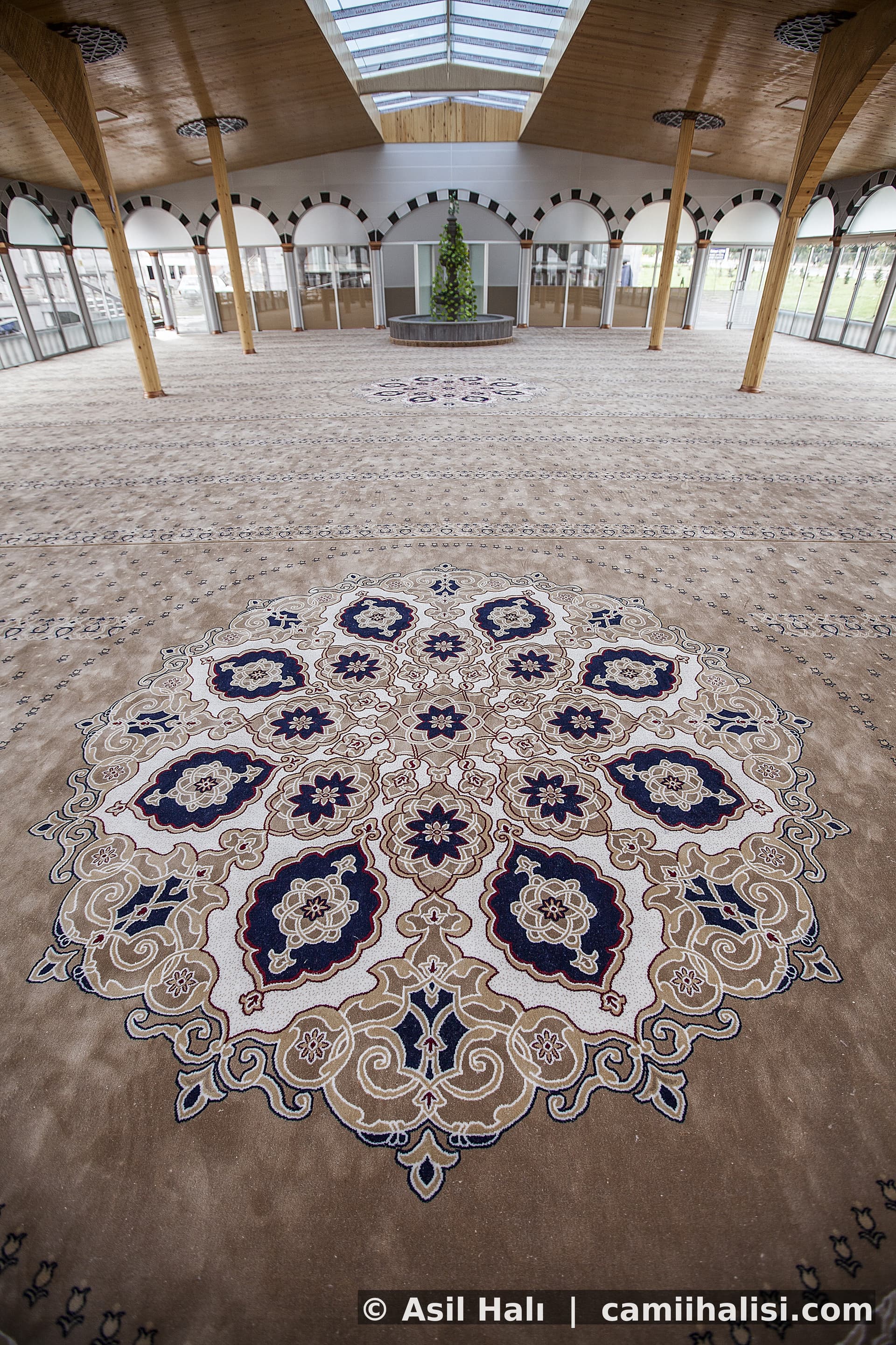 Namaz alanı cami halısı döşeme — polipropilen saflı cami halısı