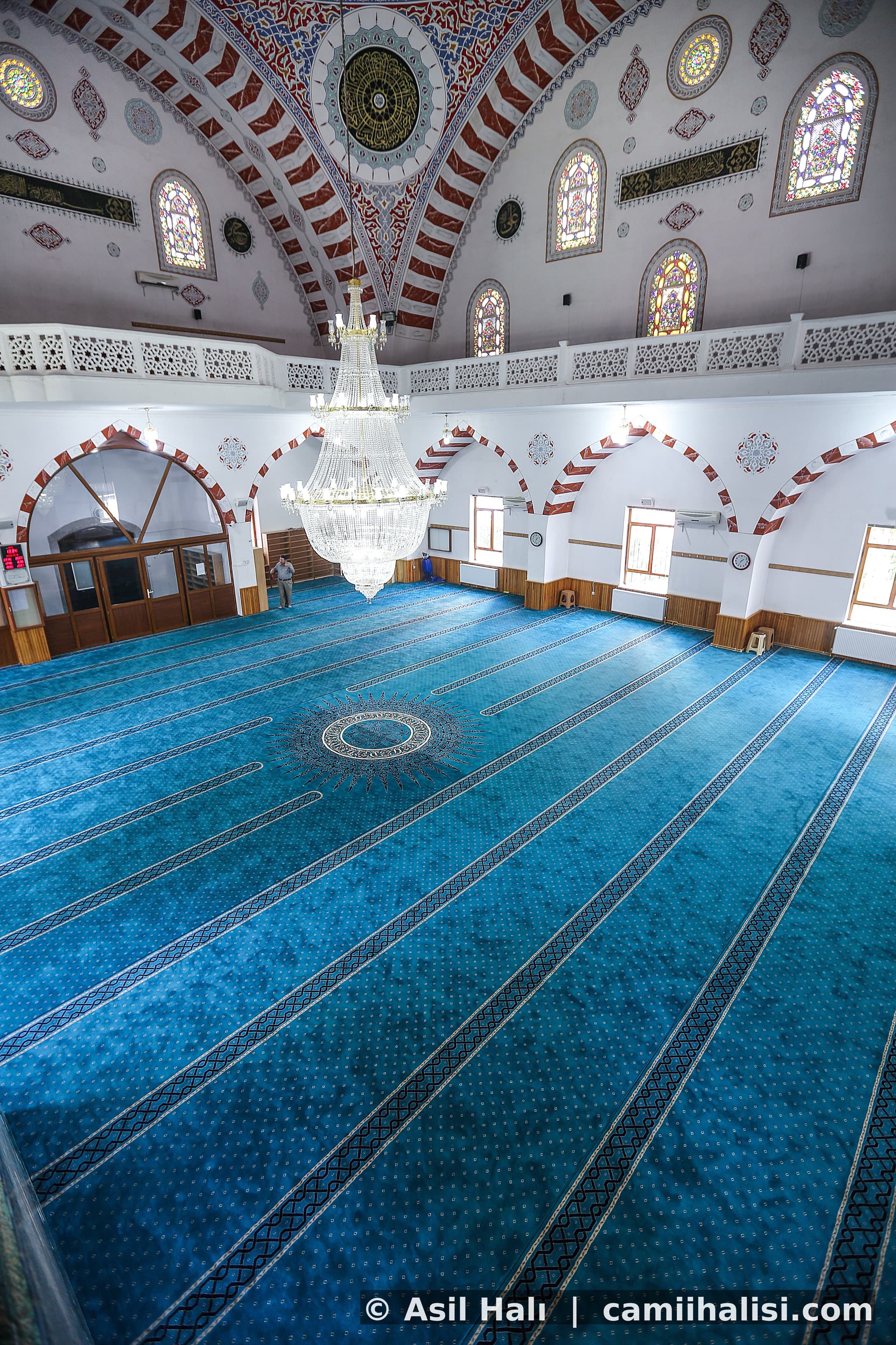 Cami halısı projesi — Türkiye geneli cami halısı teslimat ve montaj